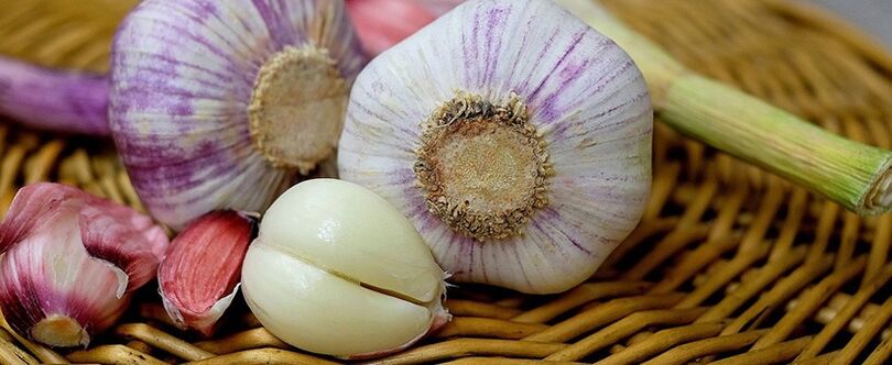 Garlic complements the complex treatment of prostate inflammation
