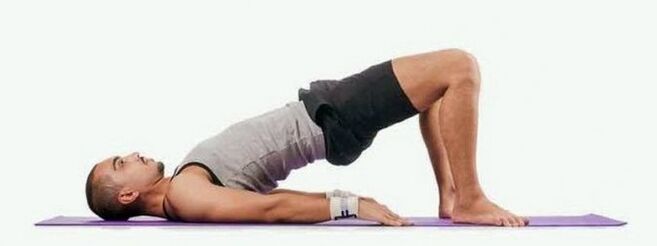 The man carries out the exercise